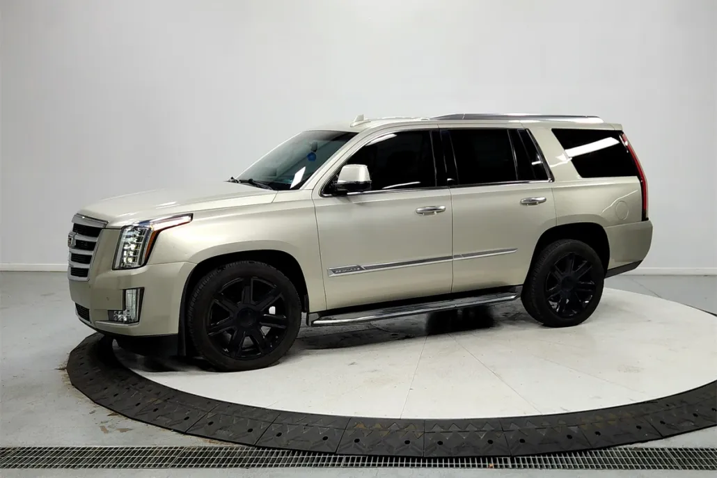2015 Cadillac Escalade Luxury photo 1