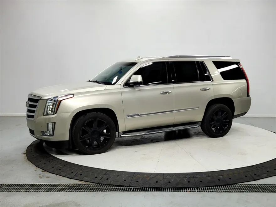 2015 Cadillac Escalade Luxury photo 1