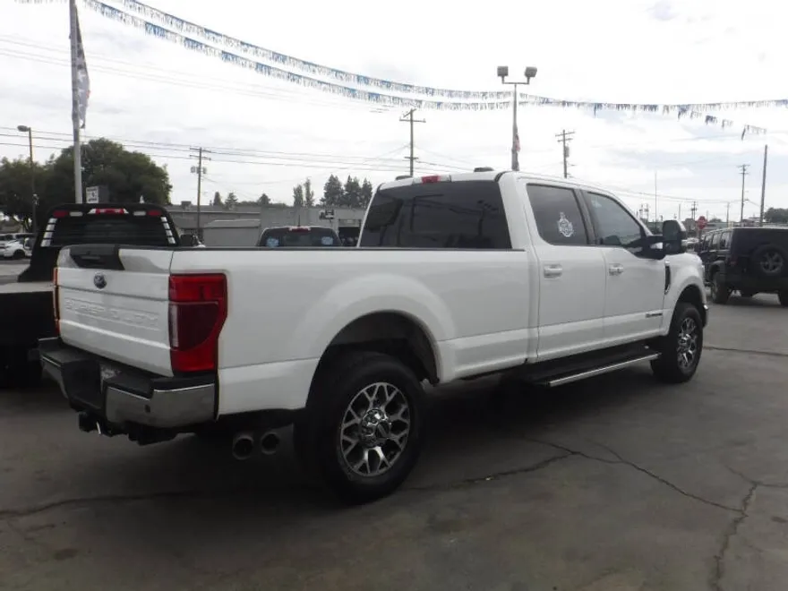 2022 Ford F-350 Lariat photo 1