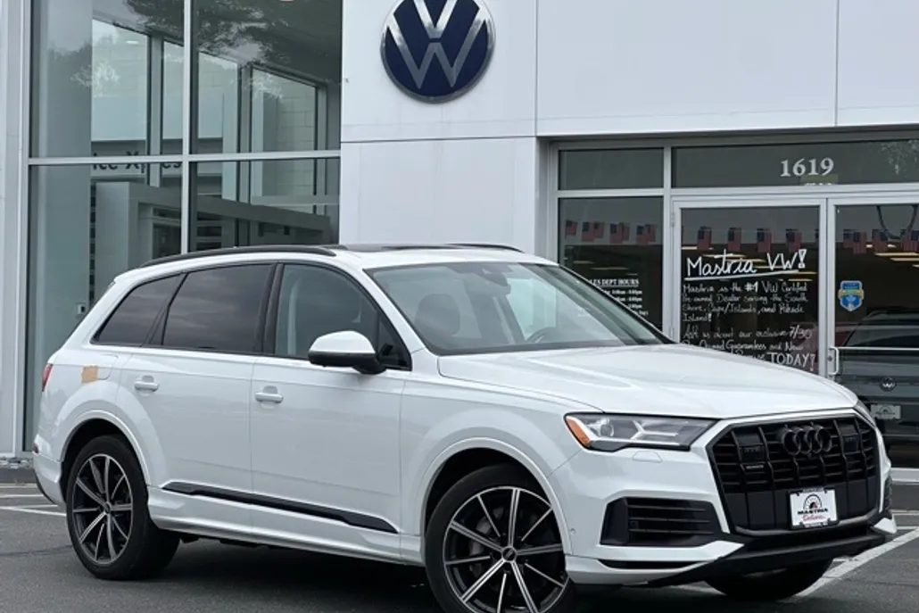 2022 Audi Q7 55 Premium Plus photo 1
