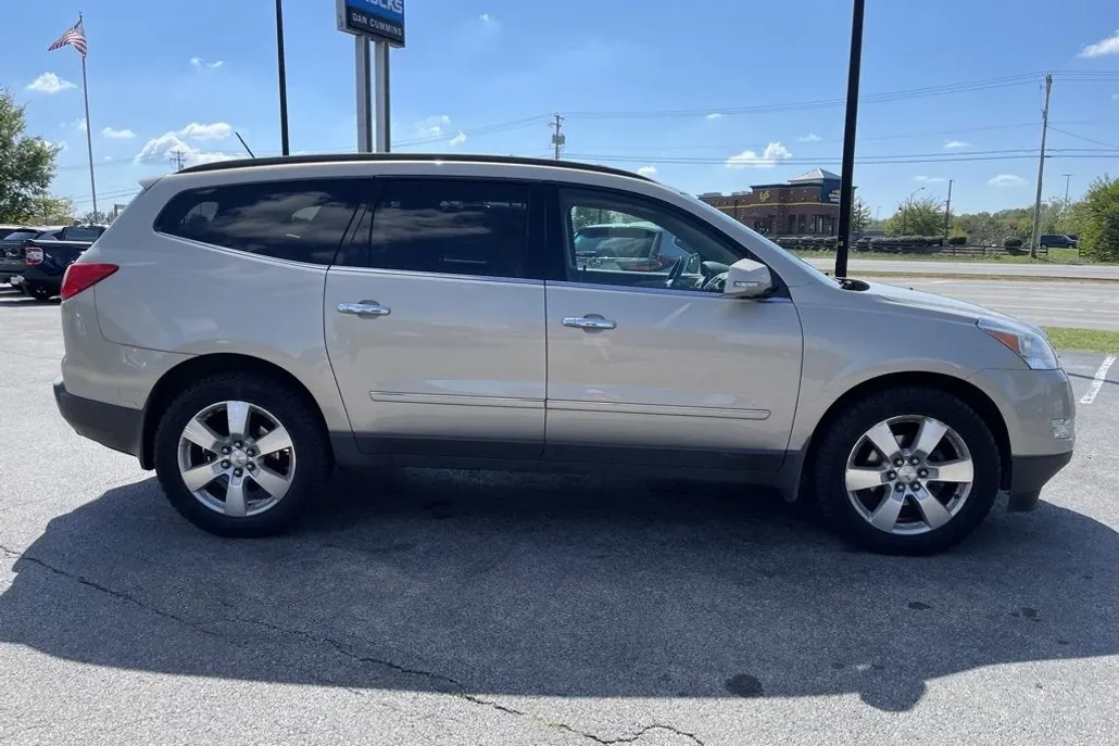 2012 Chevrolet Traverse LTZ photo 1