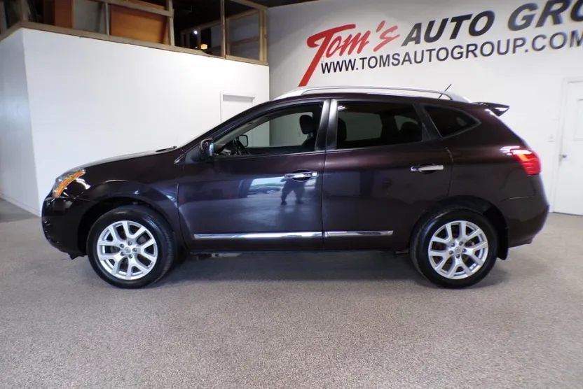 2013 Nissan Rogue SL photo 1