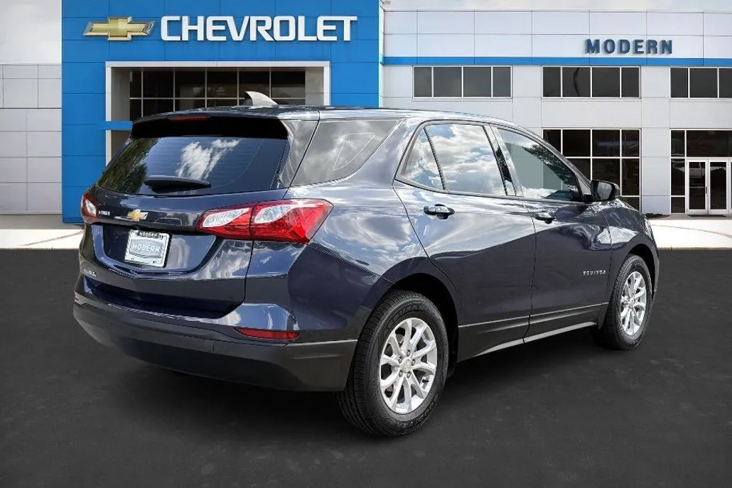 2019 Chevrolet Equinox LS photo 1