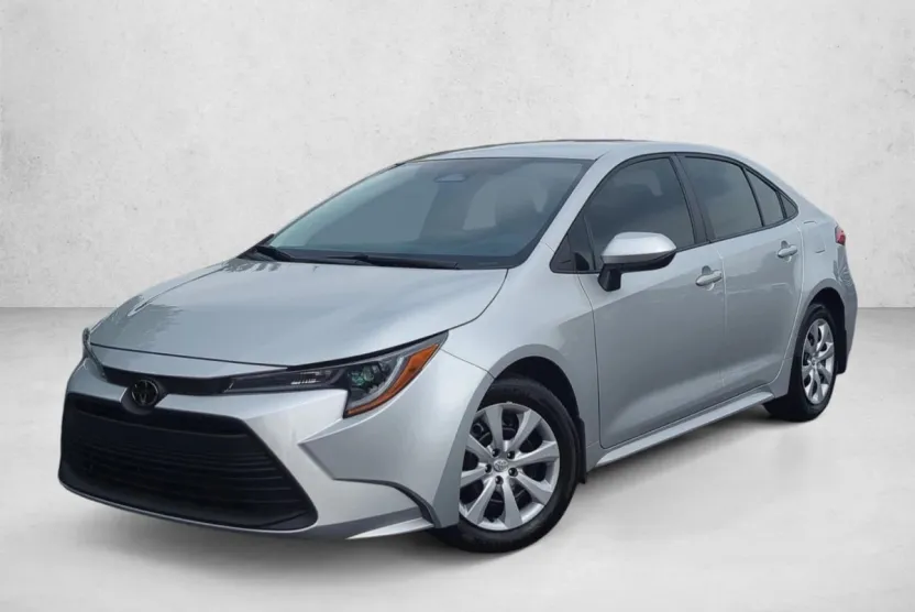 2025 Toyota Corolla LE photo 1
