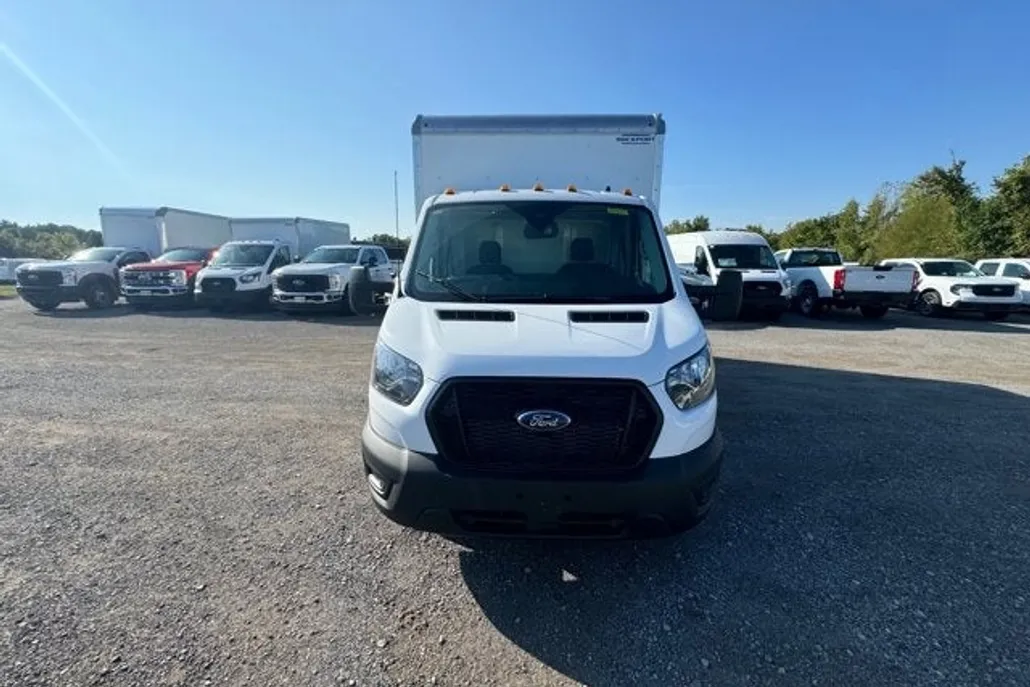 2024 Ford Transit Cutaway photo 1