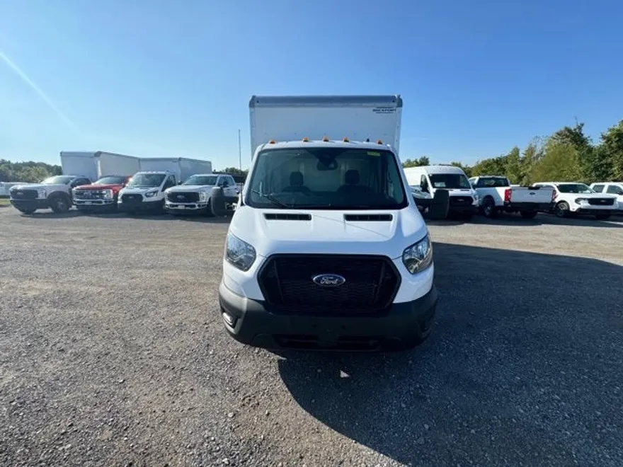 2024 Ford Transit Cutaway photo 1