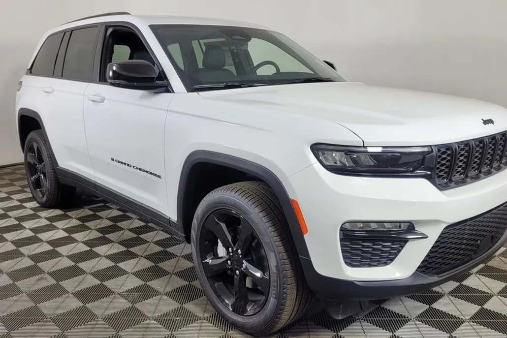 2025 Jeep Grand Cherokee Limited photo 1