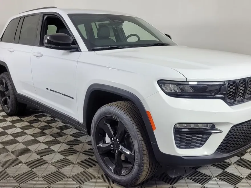 2025 Jeep Grand Cherokee Limited photo 1