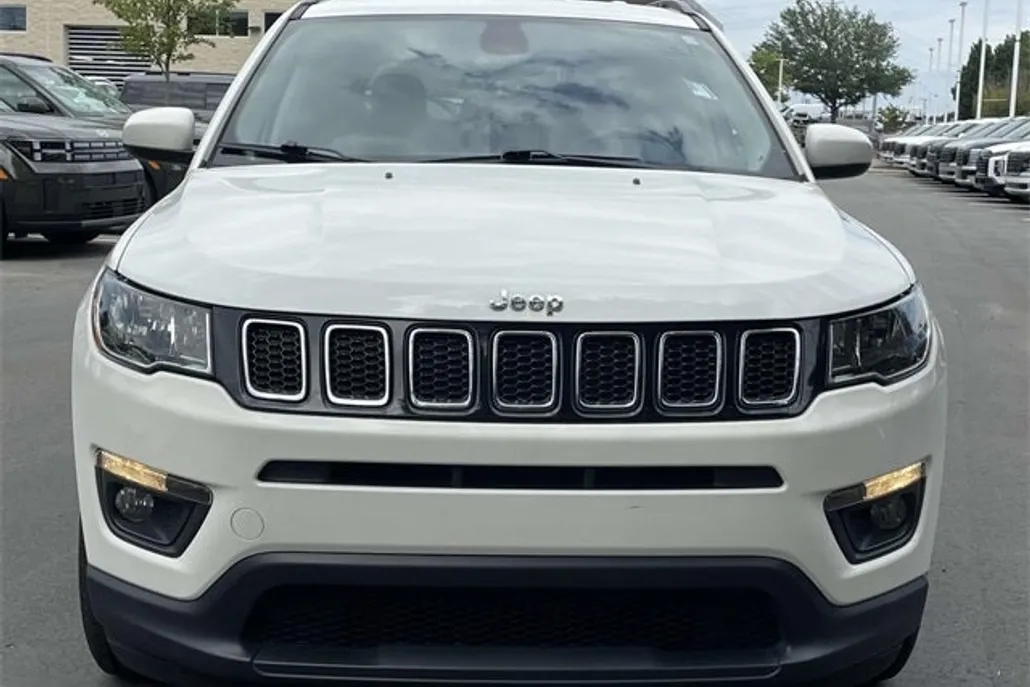 2021 Jeep Compass Latitude photo 1