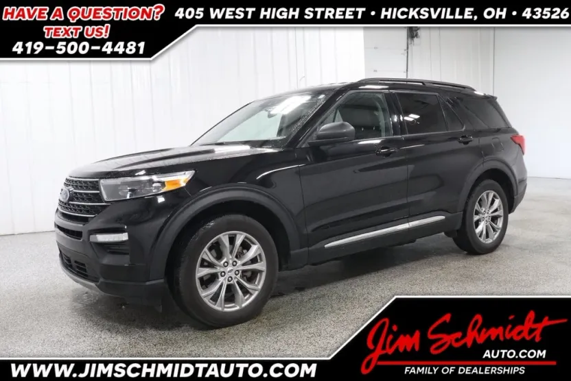 2023 Ford Explorer XLT photo 1