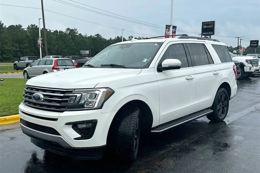 2020 Ford Expedition XLT photo 1