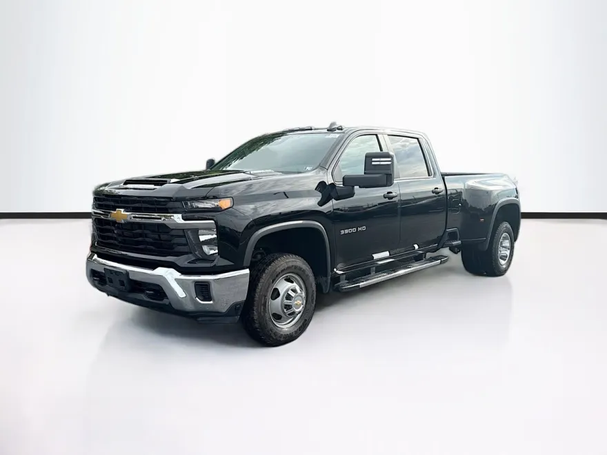 2024 Chevrolet Silverado 3500HD LT photo 1