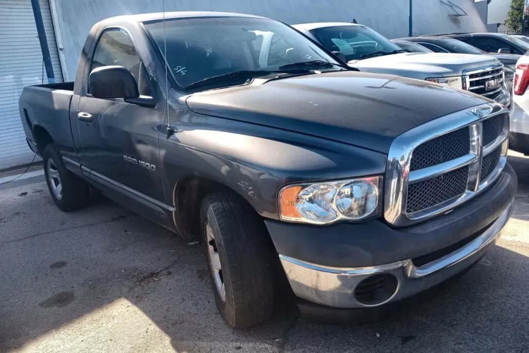 2003 Dodge Ram ST photo 1