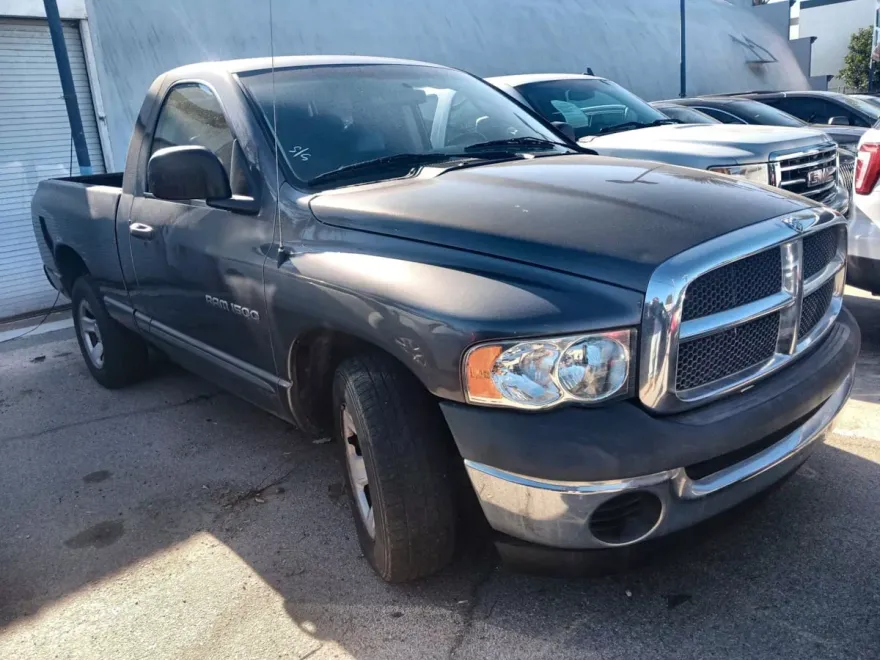 2003 Dodge Ram ST photo 1