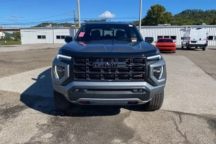 2024 Gmc Canyon AT4 photo 1