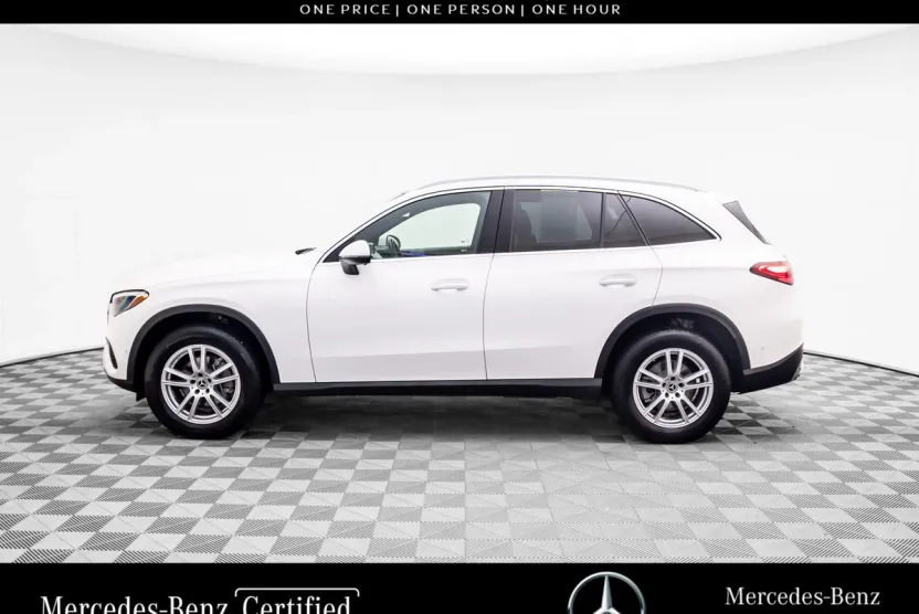 2025 Mercedes Benz GLC 300 4MATIC photo 1