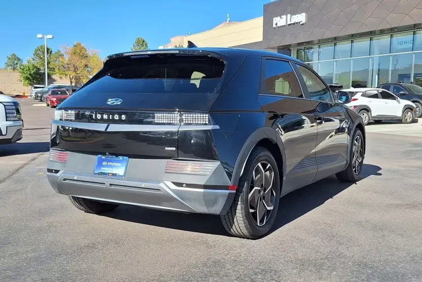 2022 Hyundai Ioniq 5 SE photo 1