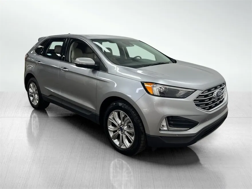 2022 Ford Edge Titanium photo 1