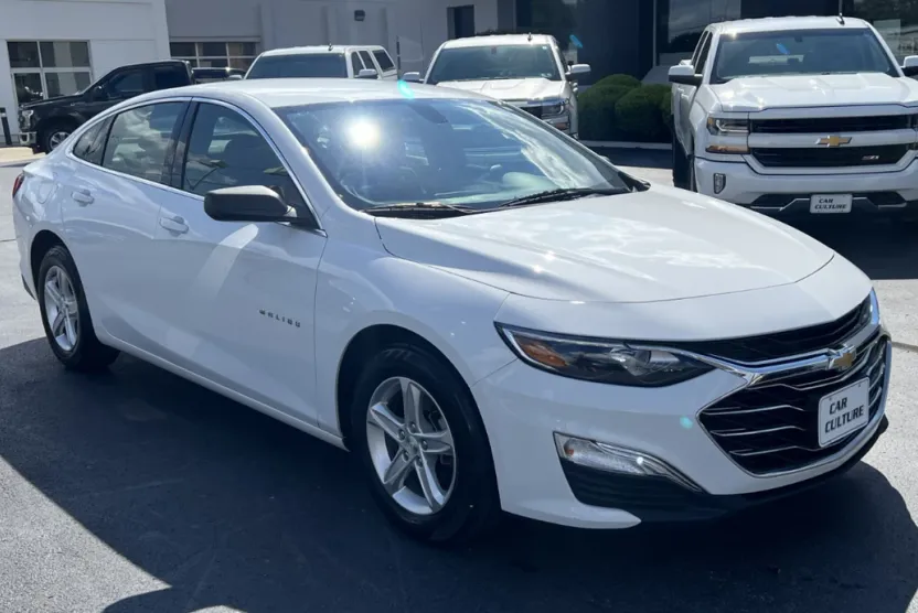 2020 Chevrolet Malibu LS photo 1