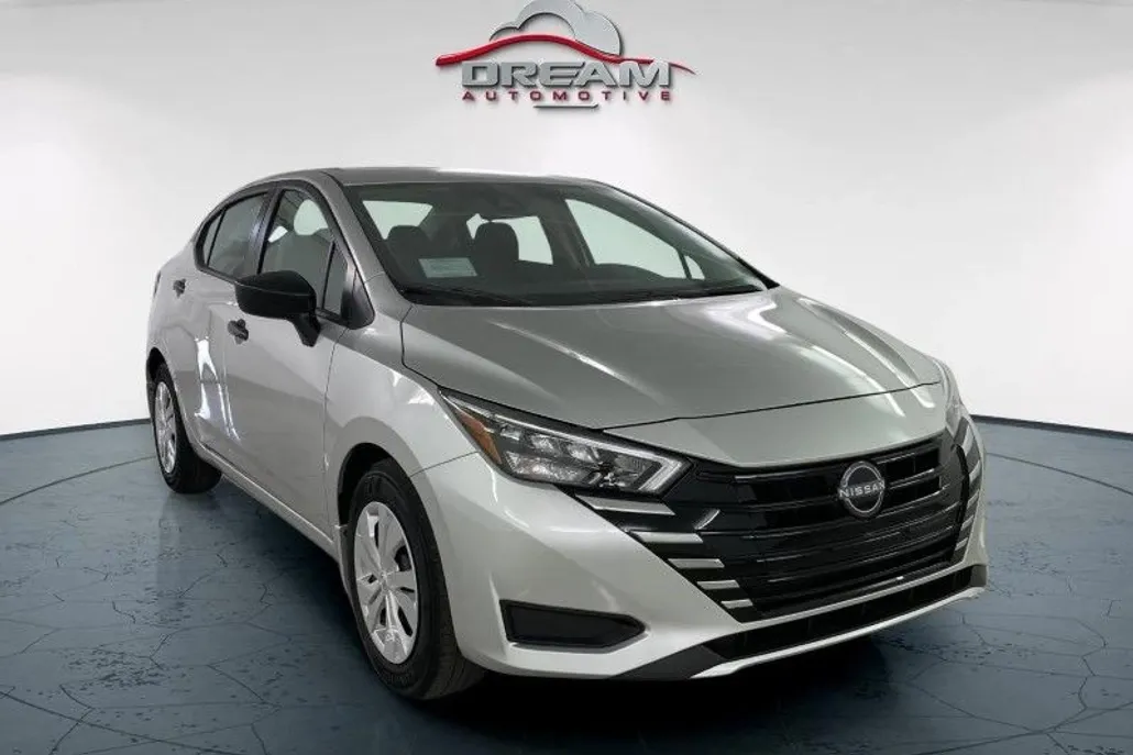 2025 Nissan Versa S photo 1