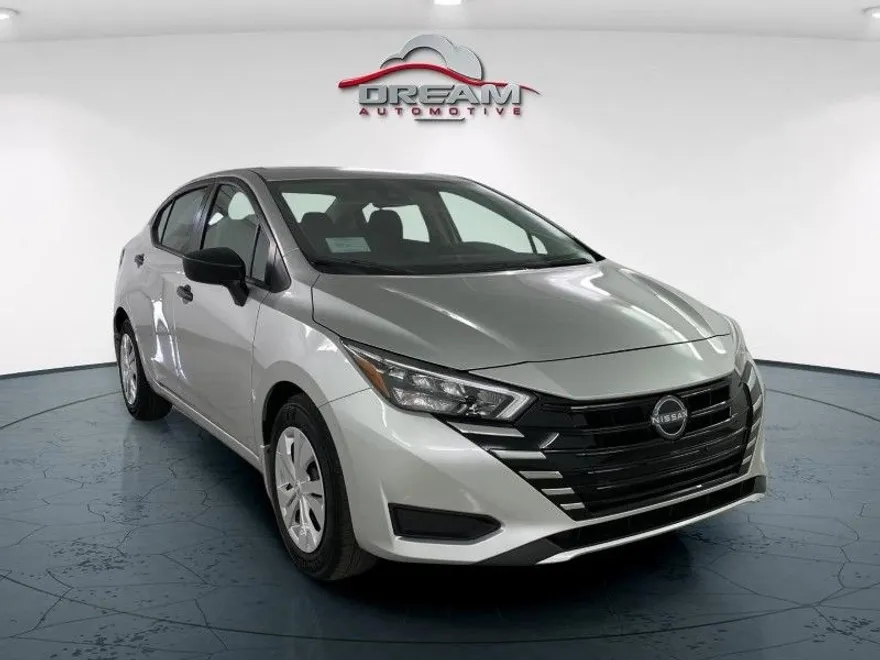 2025 Nissan Versa S photo 1