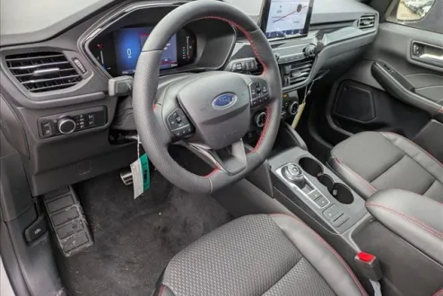 2024 Ford Escape ST-Line photo 3