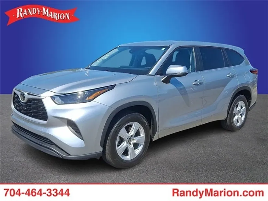 2023 Toyota Highlander L photo 1