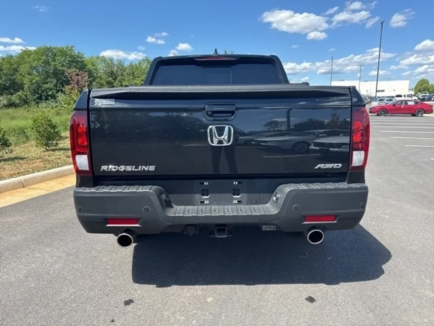 2021 Honda Ridgeline Black Edition photo 1