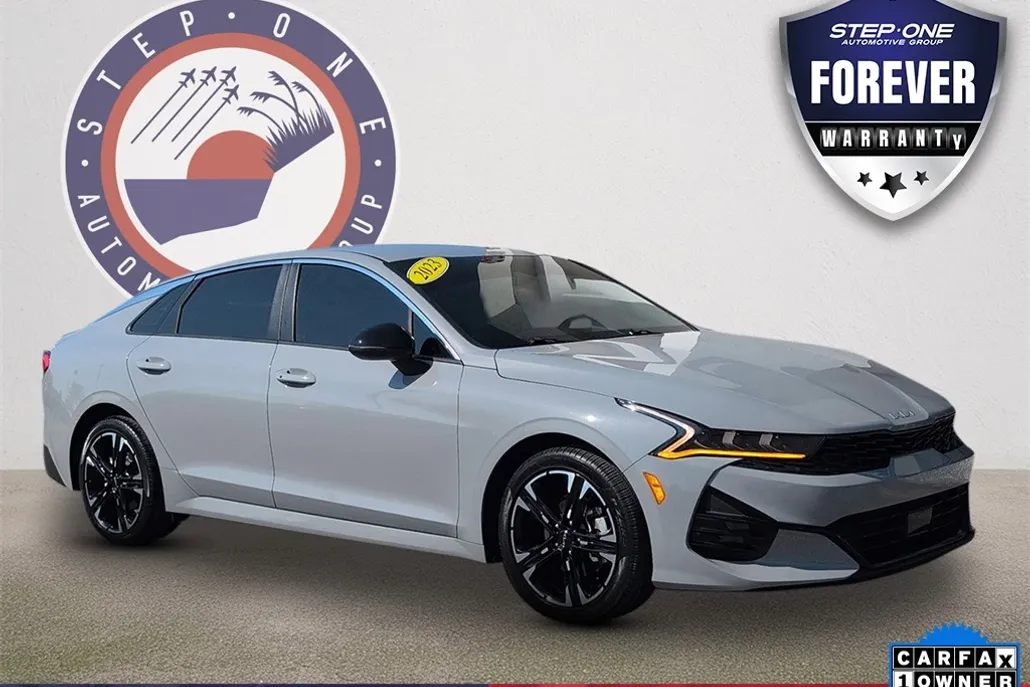 2023 Kia K5 GT-Line photo 1