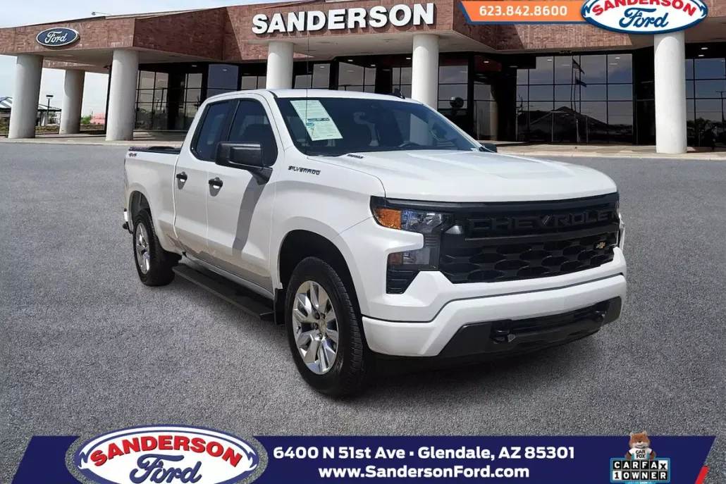 2025 Chevrolet Silverado 1500 Custom photo 1