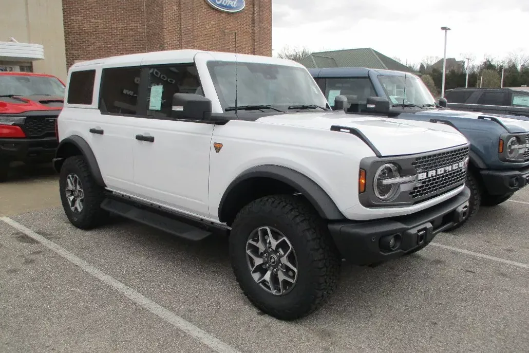 2025 Ford Bronco Badlands photo 1
