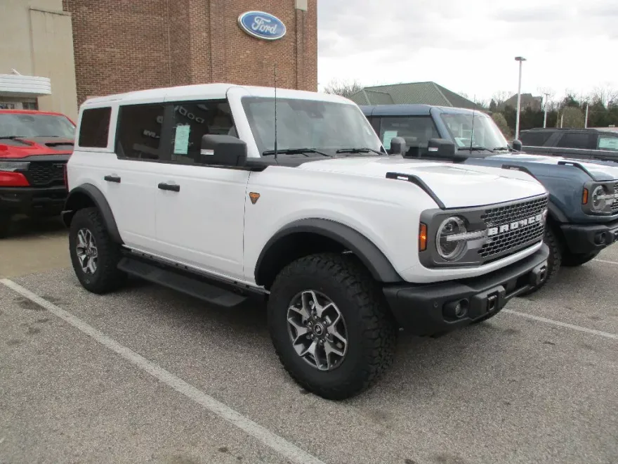 2025 Ford Bronco Badlands photo 1