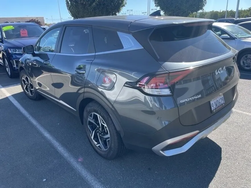 2024 Kia Sportage LX photo 1