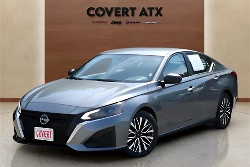 2024 Nissan Altima 2.5 SV photo 1