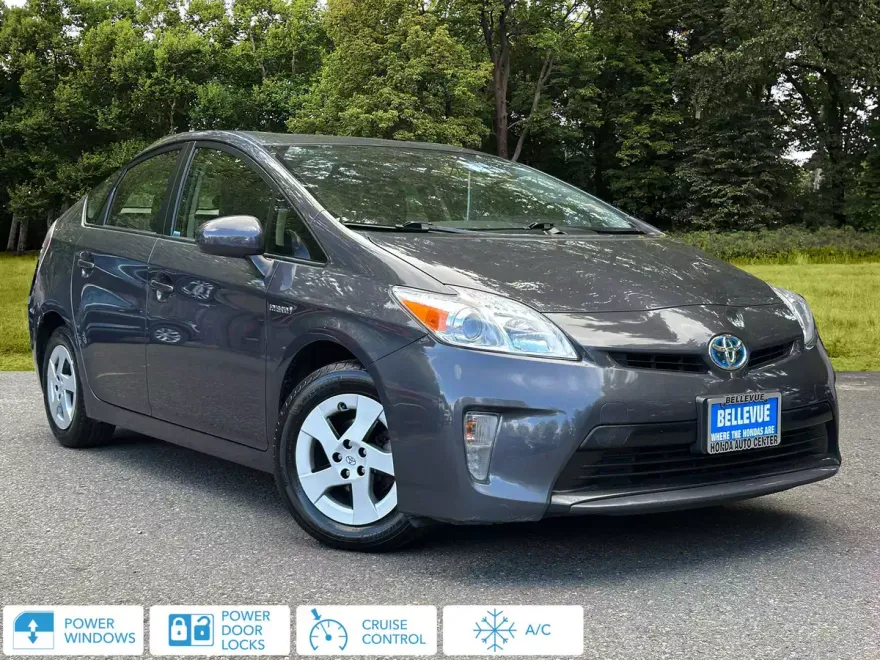 2013 Toyota Prius Two photo 1