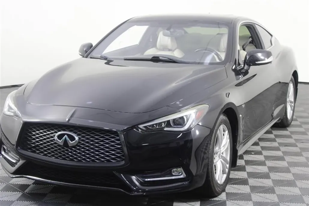 2017 Infiniti Q60 3.0t Premium photo 1