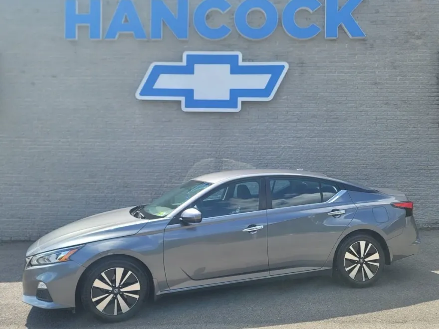 2022 Nissan Altima 2.5 SV photo 1