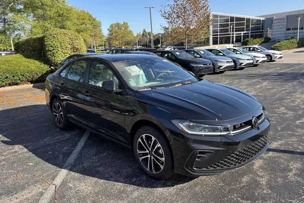 2026 Volkswagen Jetta 1.5T Sport photo 1