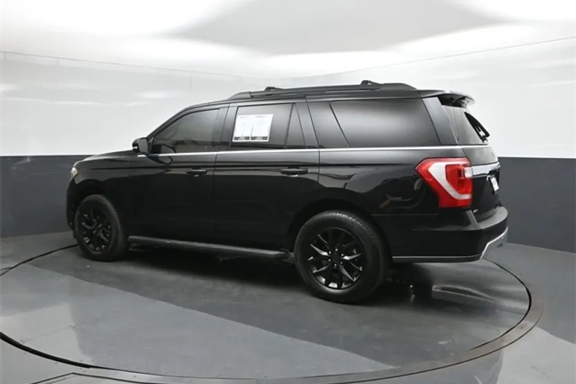 2020 Ford Expedition XLT photo 1
