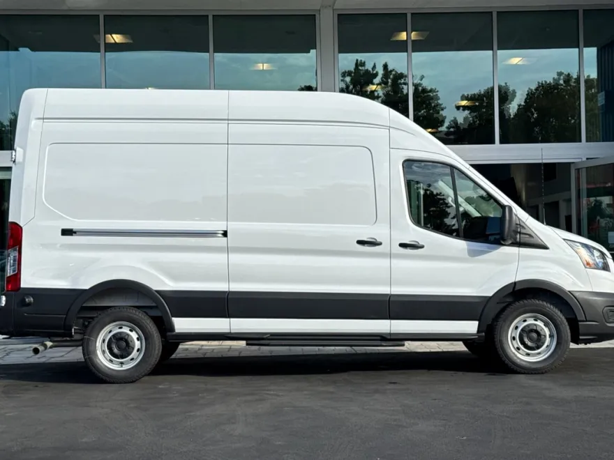 2025 Ford Transit photo 1
