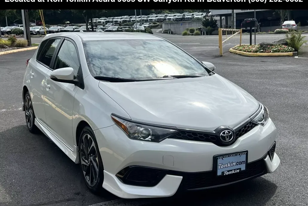 2017 Toyota Corolla iM Base photo 1