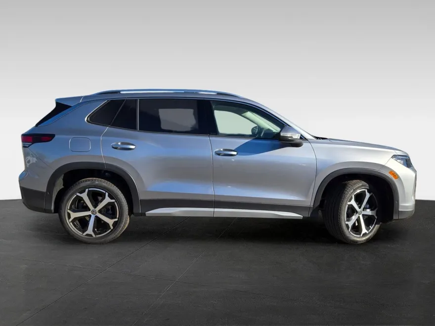 2025 Volkswagen Tiguan SE photo 1