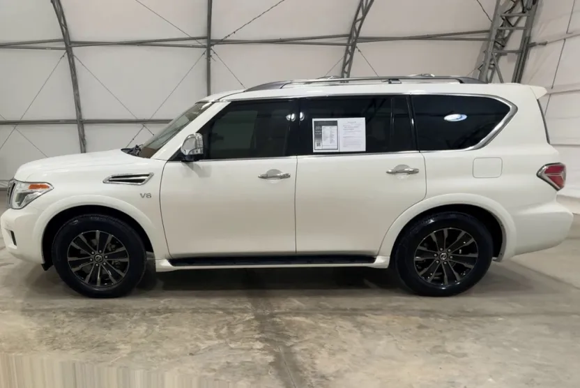 2020 Nissan Armada Platinum photo 1