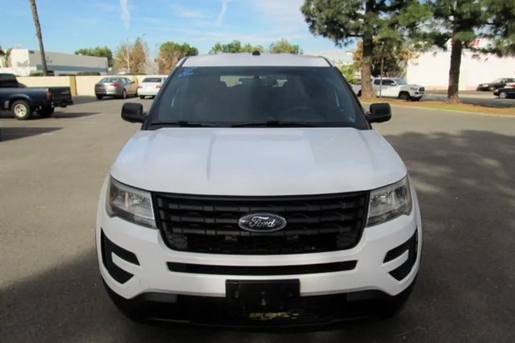 2016 Ford Explorer photo 1