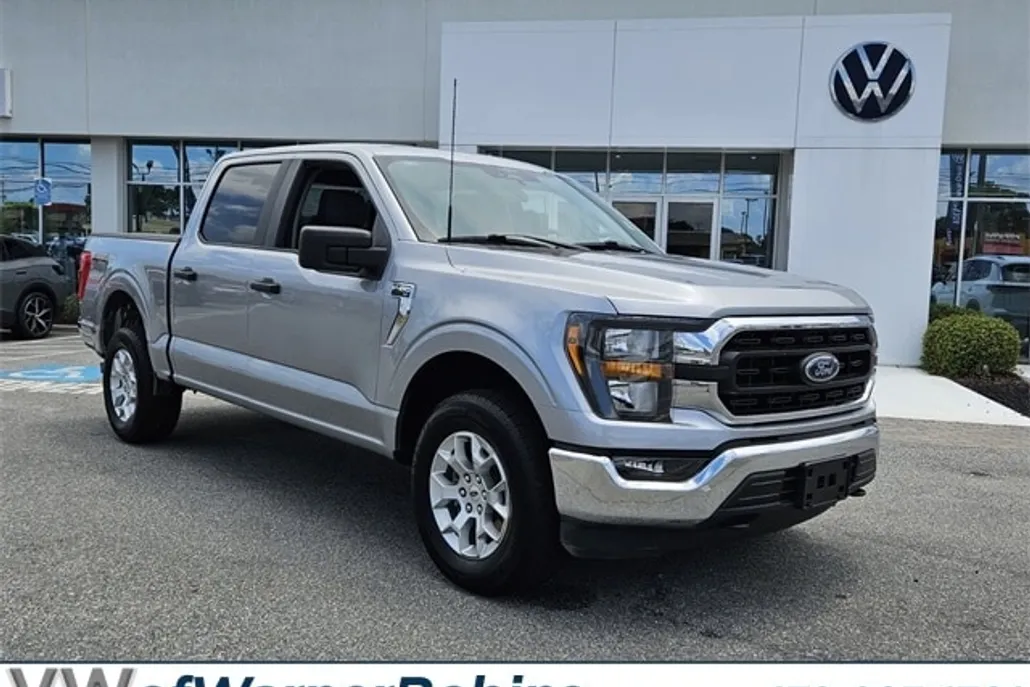 2023 Ford F-150 XLT photo 1