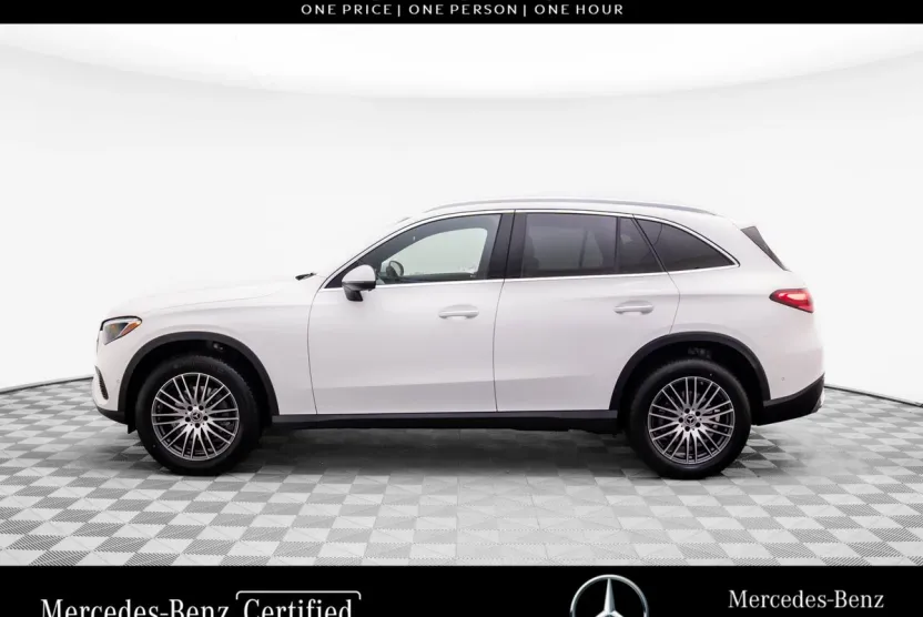2025 Mercedes Benz GLC 300 4MATIC photo 1