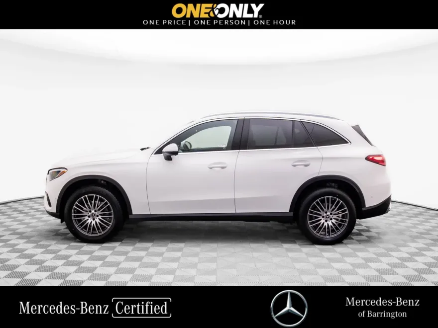 2025 Mercedes Benz GLC 300 4MATIC photo 1