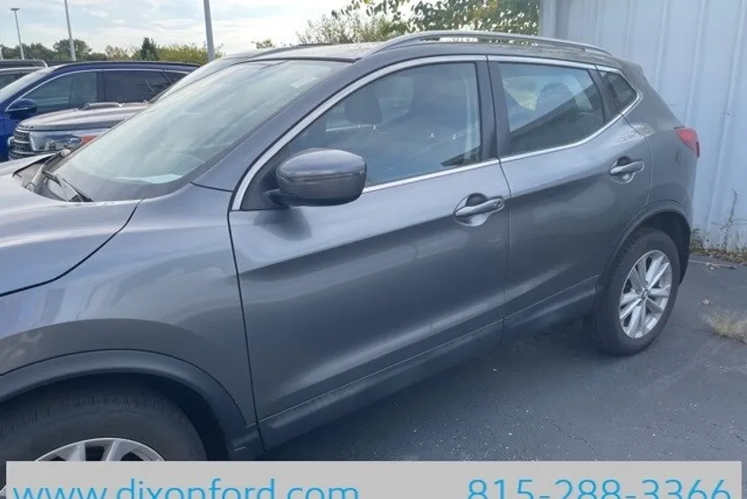 2019 Nissan Rogue Sport SV photo 1
