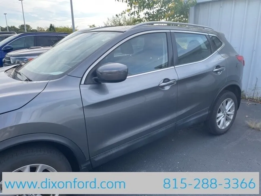 2019 Nissan Rogue Sport SV photo 1