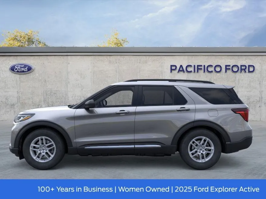 2025 Ford Explorer photo 1